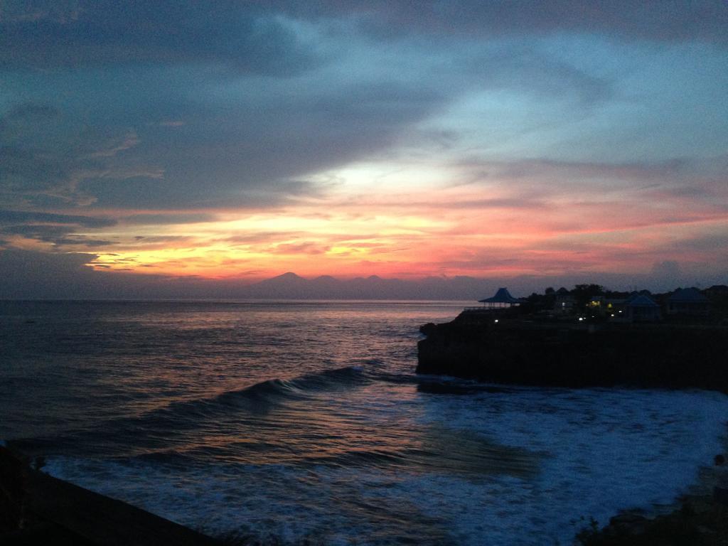 हॉलिडे पार्क Sunset Lembongan 4*